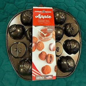 Nordic Ware Apple Cakelette Pan